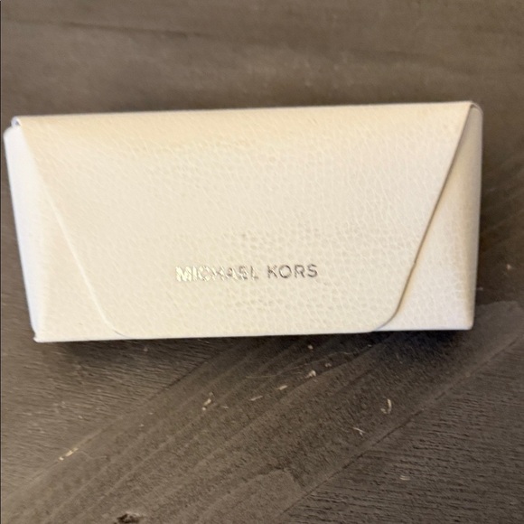 Michael Kors Park City MK1080 Sunglasses with cleaning cloth and Snap case. NWT main image 3